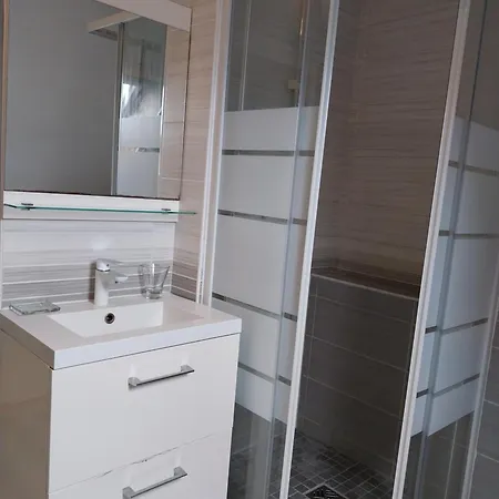 Apartament F3 Dans Maison Individuelle A 30 Km De Paris *